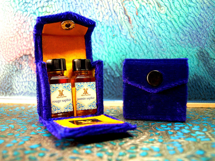 Blue velvet snap box with two 5ml bottles from the 17 bottle collection of Silver Collection.  Choose two.
